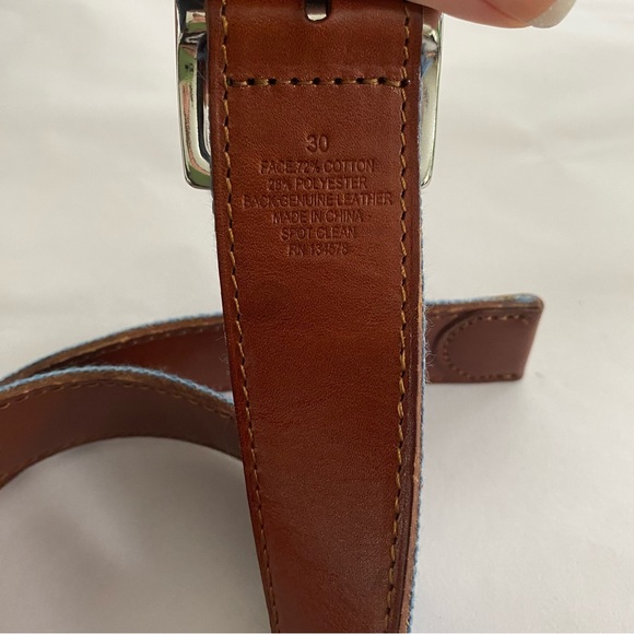 Men’s Vineyard Vines NWT Reversible Leather & Webbing Navy & Brown Stripe Belt - Picture 3 of 7